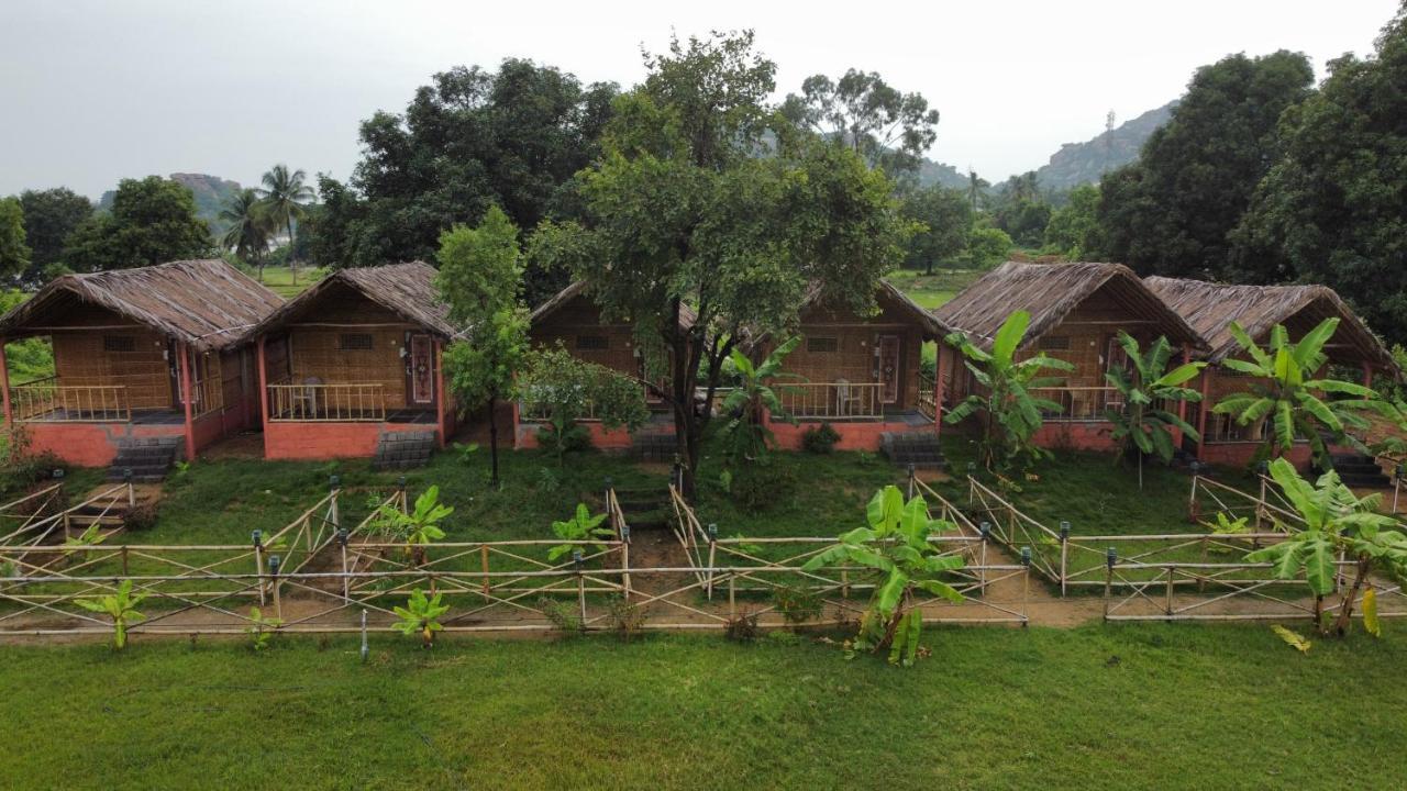 Waterfall Guesthouse Hampi Zewnętrze zdjęcie